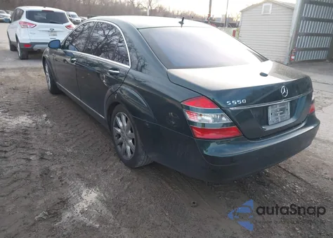 2007 Mercedes-Benz S 550 z USA, uszkodzony, nr VIN WDDNG71X57A075129